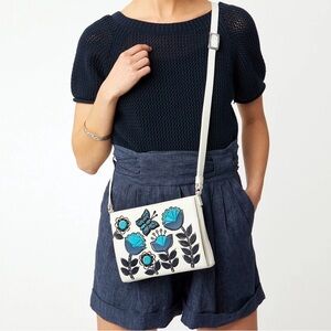 Brighton BLUEPRINT FLOWER APPLIQUE White Leather Studded Organizer MSRP $280